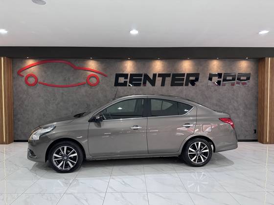 NISSAN VERSA 1.6 16V FLEXSTART SL 4P XTRONIC NISSAN VERSA 1.6 16V FLEXSTART SL 4P XTRONIC